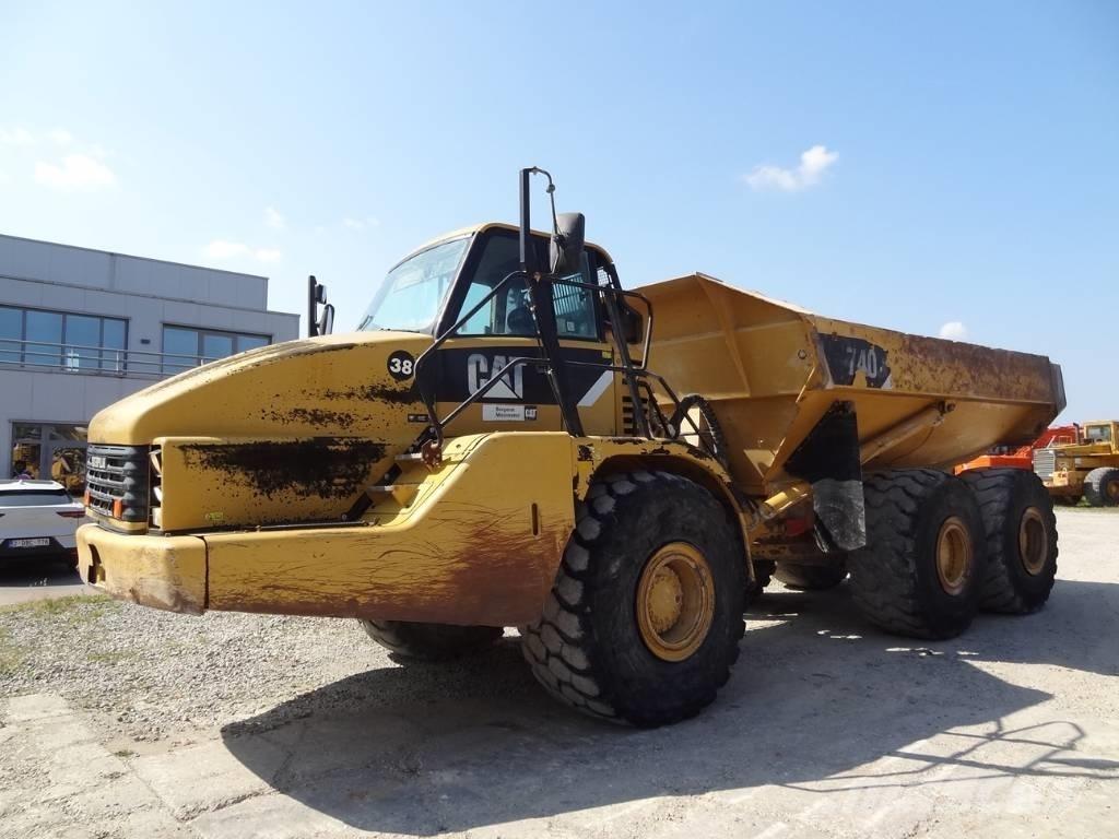 CAT 740 ساحبات مفصلية