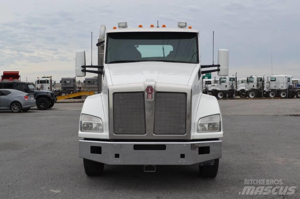 Kenworth T 880 وحدات الجر