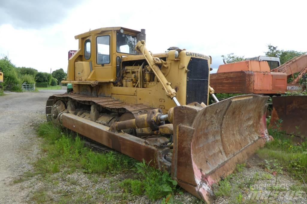CAT D 8 H بلدوزرات مجنزرة