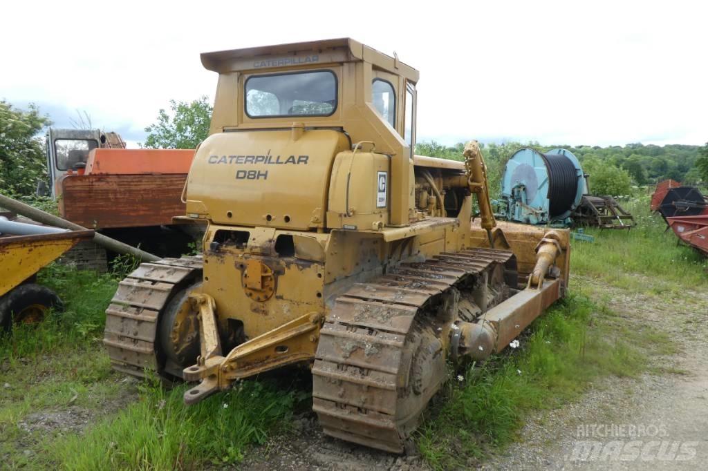 CAT D 8 H بلدوزرات مجنزرة