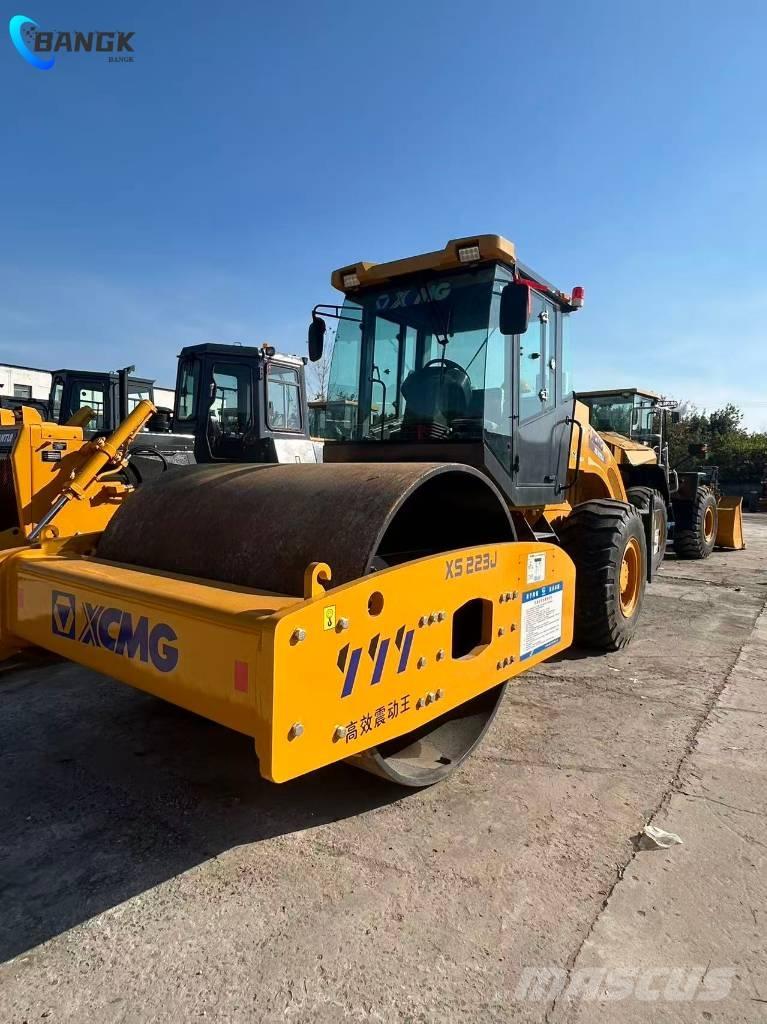 XCMG XS 223 J مداحل أحادية الأسطوانة