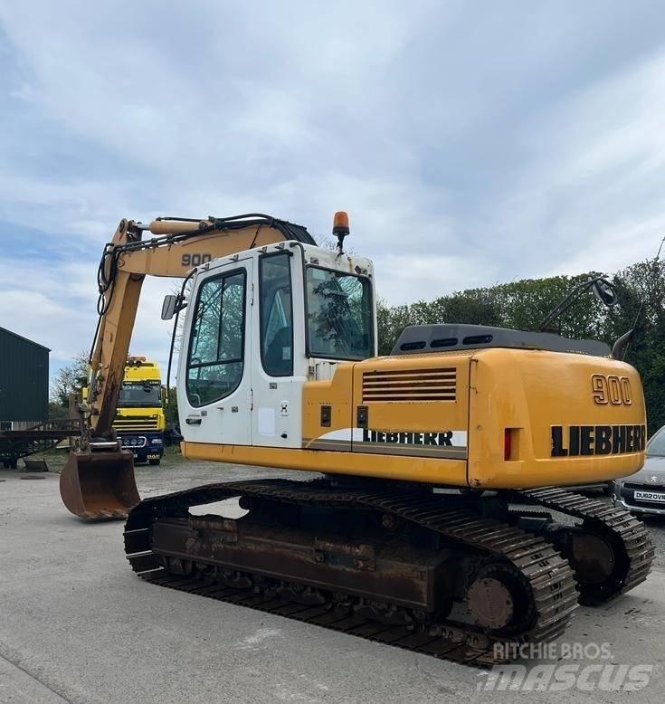 Liebherr R 900 C حفارات زحافة