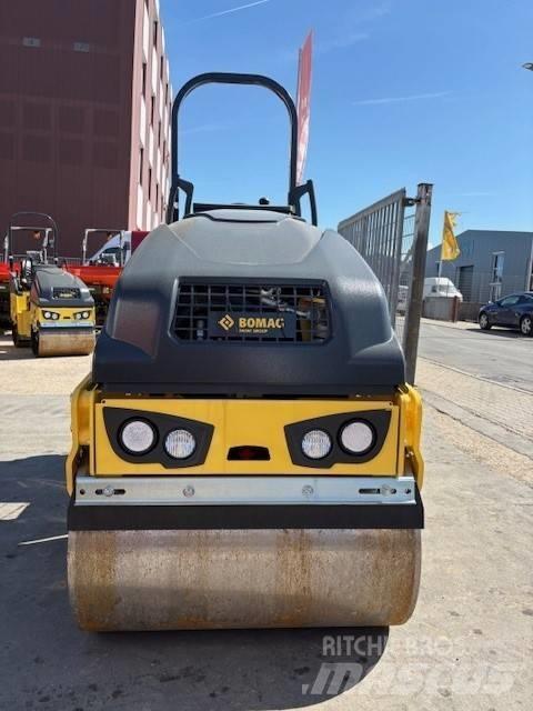Bomag BW 90 AD-5 مداحل ثنائية الاسطوانة