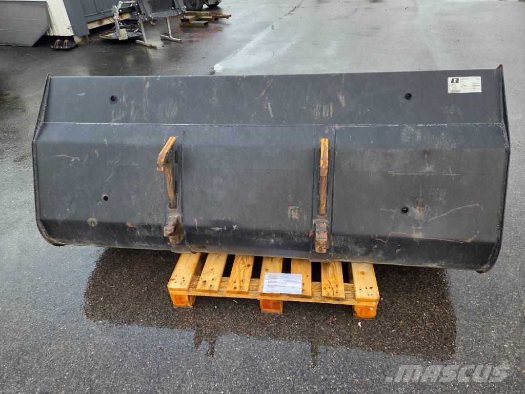 Quicke VS220 ملحقات أمامية للوادر