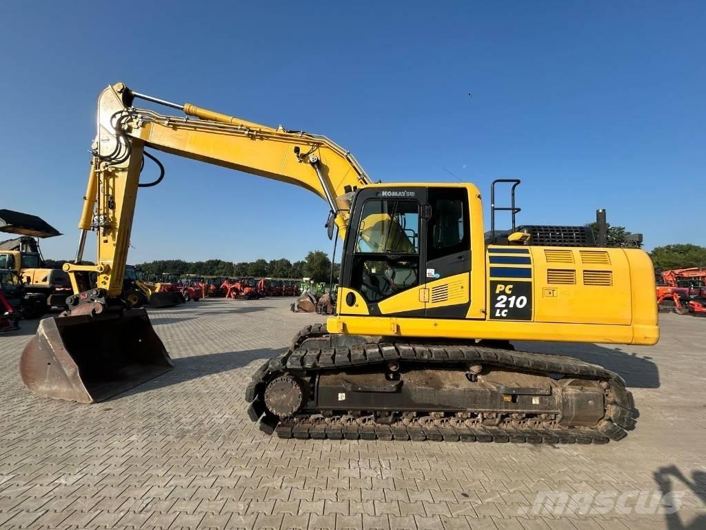 Komatsu PC 210 LC-11 حفارات زحافة