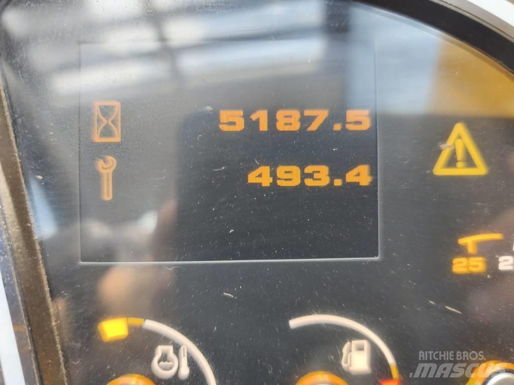 JCB 535-140 مناولات متداخلة