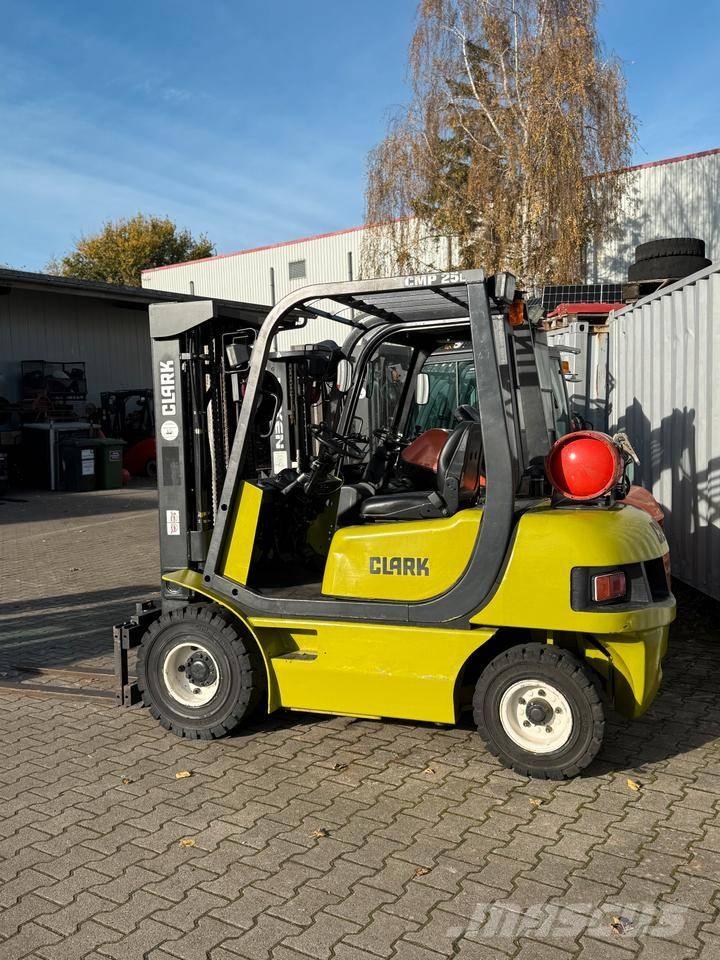 Clark CMP 25 L شاحنات LPG