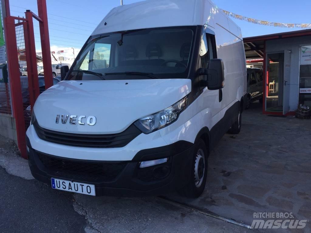 Iveco Daily 35 S 12 هيكل صندوقي