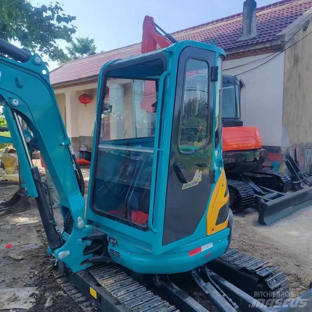 Kubota U 20 حفارات صغيرة أقل من 7 طن (حفارات صغيرة)