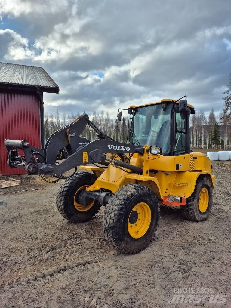 Volvo L 30 G لوادر بعجل