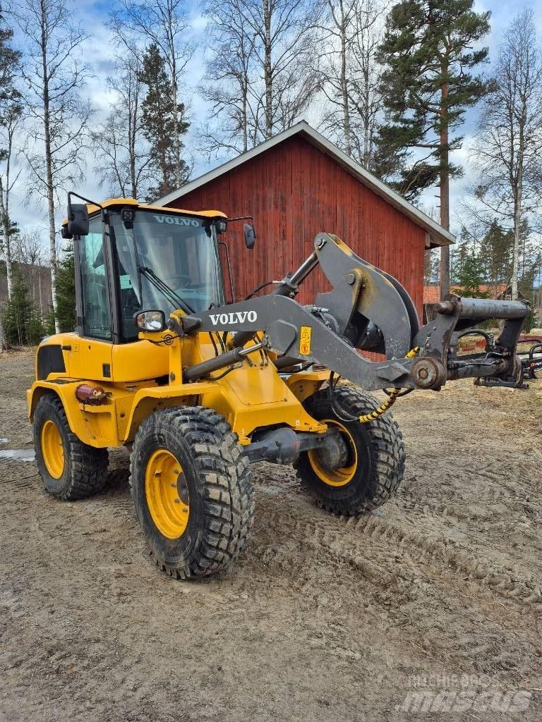 Volvo L 30 G لوادر بعجل