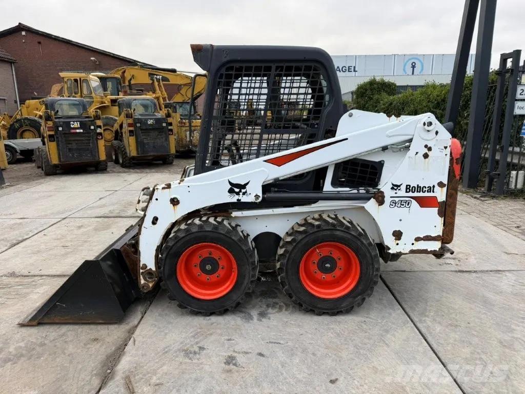Bobcat S450 لوادر انزلاقية التوجيه
