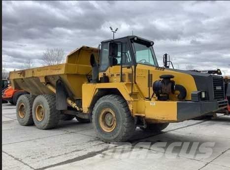 Komatsu HM 300 ساحبات مفصلية