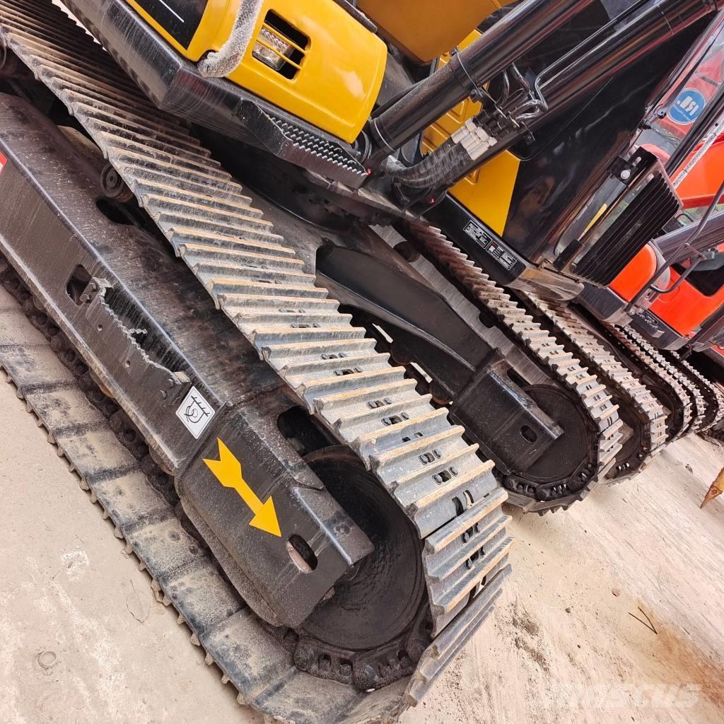 Sany SY 135 C حفارات زحافة