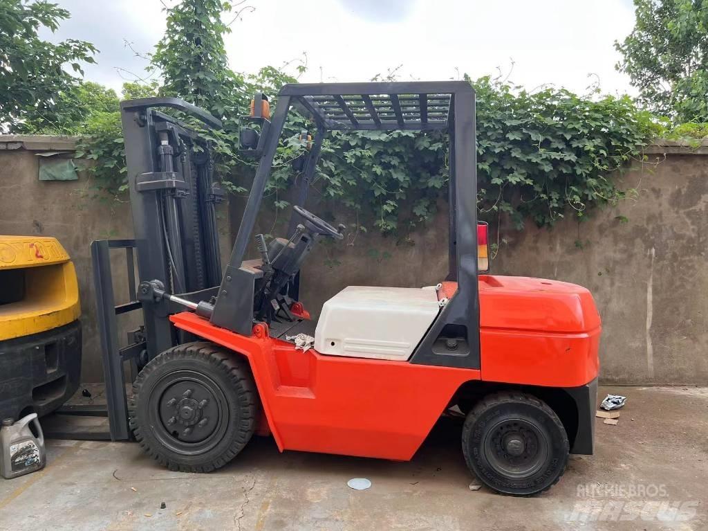 Heli 3 Ton شاحنات الديزل