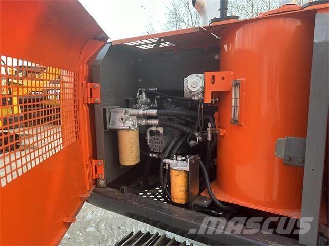 Hitachi zx120 حفارات زحافة