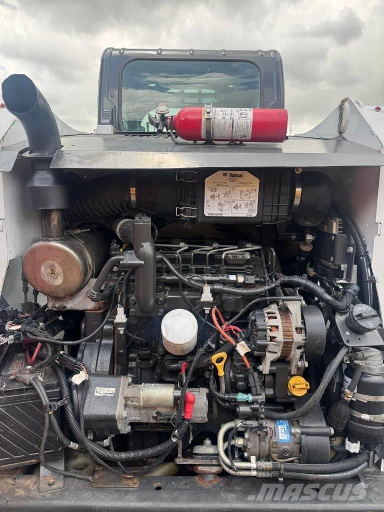 Bobcat T 550 لوادر انزلاقية التوجيه