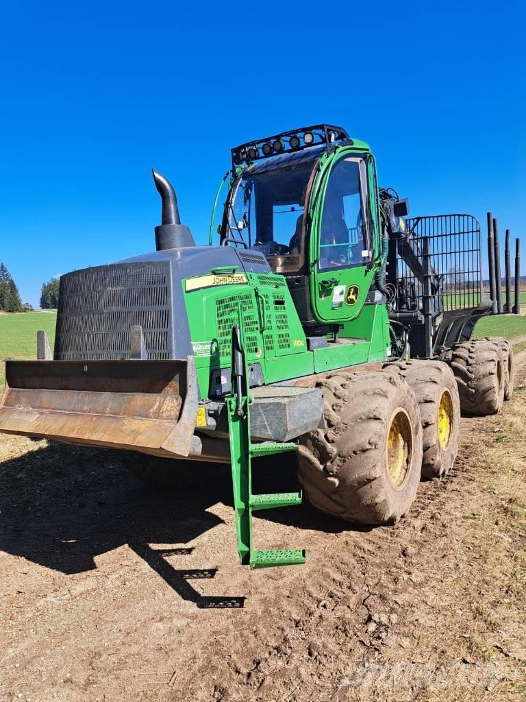 John Deere 1110 G شاحنات