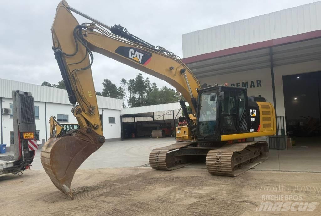 CAT 320 F حفارات زحافة