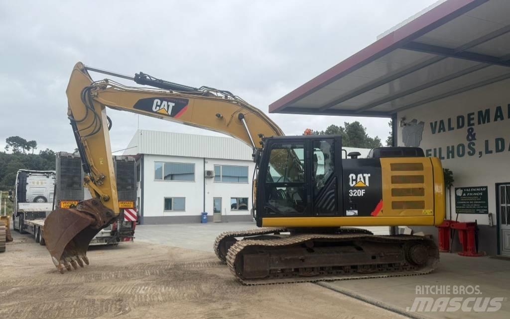 CAT 320 F حفارات زحافة