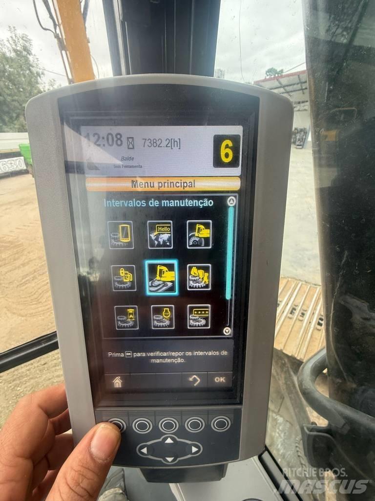 CAT 320 F حفارات زحافة