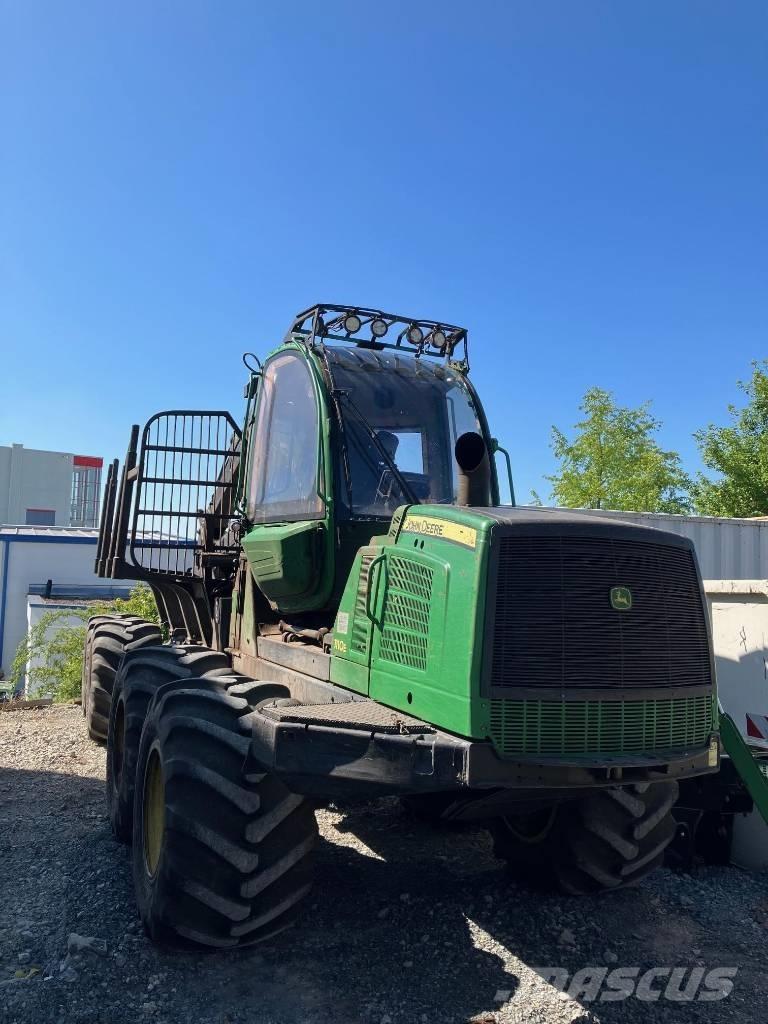 John Deere 1110 E شاحنات