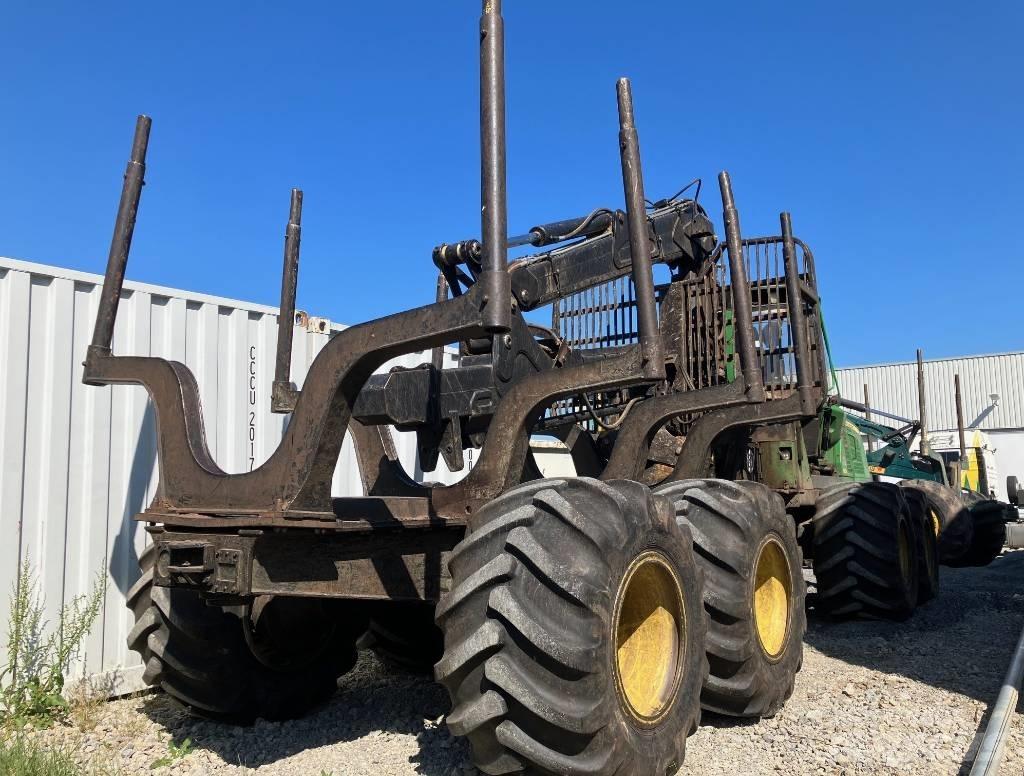 John Deere 1110 E شاحنات