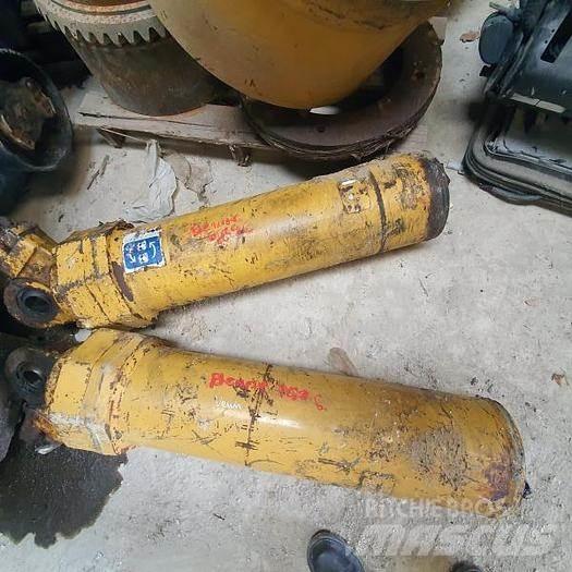 CAT 769D - عربات نقل قلابة للمواقع
