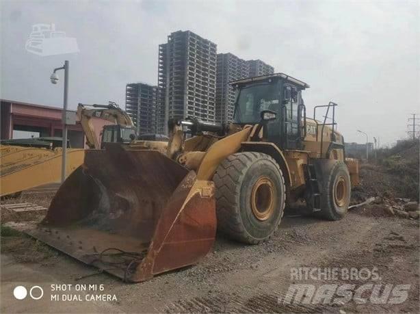CAT 966L لوادر بعجل