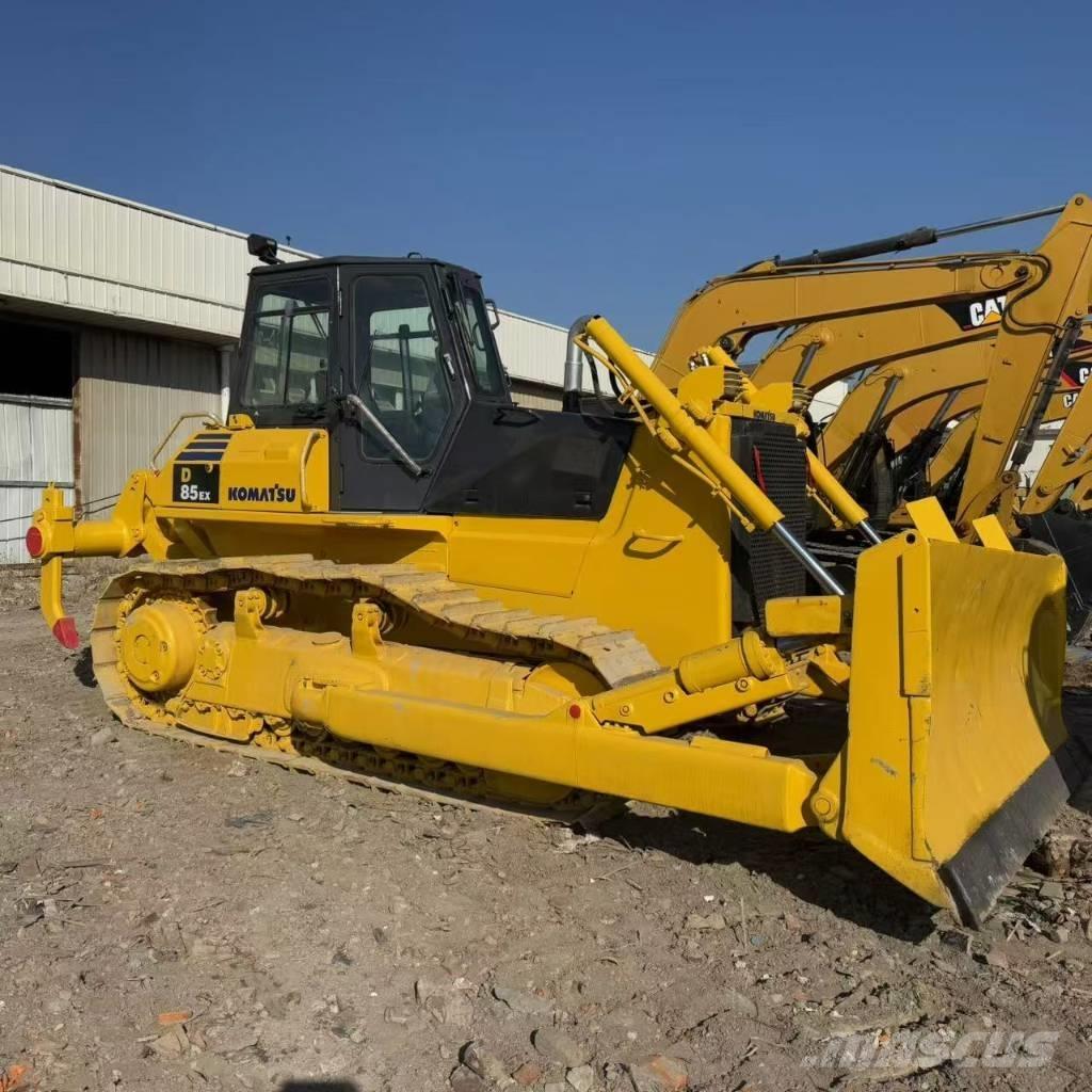 Komatsu D 85 EX-18 بلدوزرات مجنزرة
