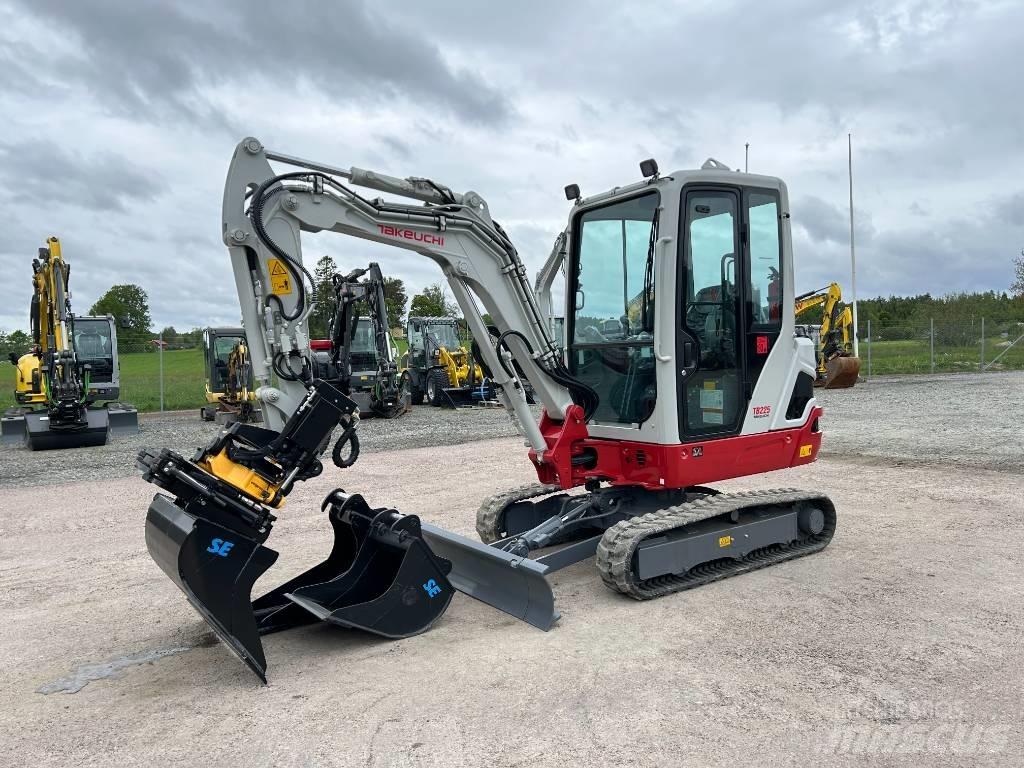 Takeuchi TB225 حفارات صغيرة أقل من 7 طن (حفارات صغيرة)