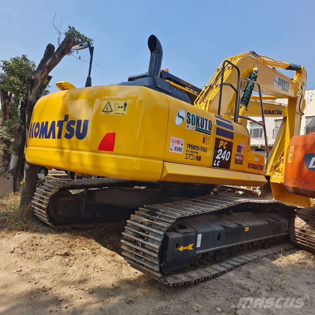 Komatsu PC 240 حفارات زحافة