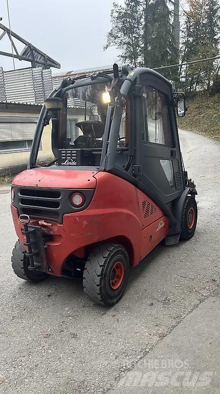 Linde H 30 D-03 شاحنات الديزل
