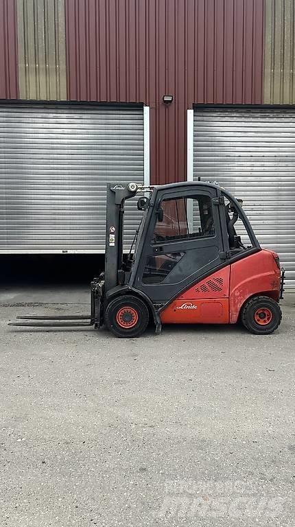 Linde H 30 D-03 شاحنات الديزل