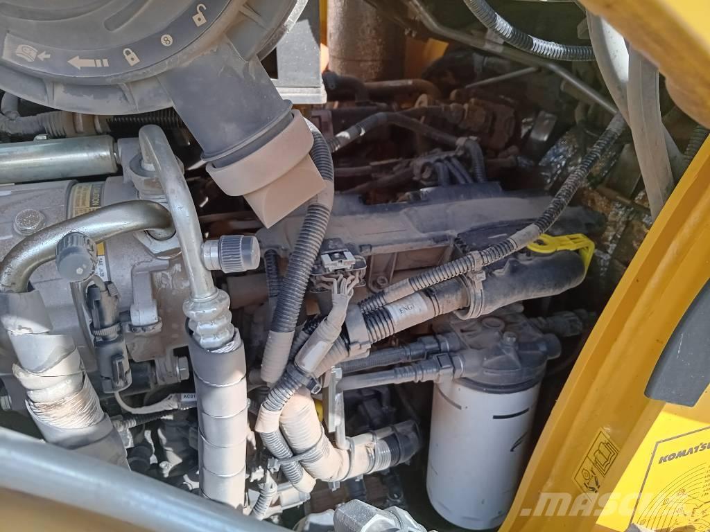 Komatsu WB 97 S-8 لوادر ذات جرافات عكسية