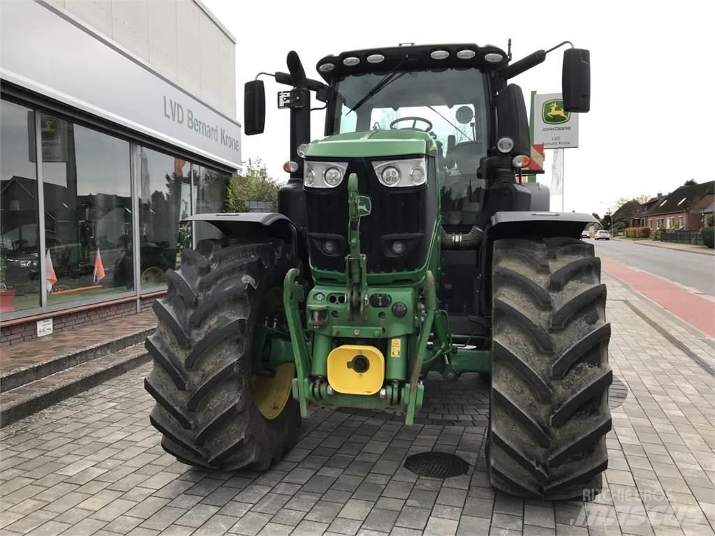 John Deere 6250R الجرارات