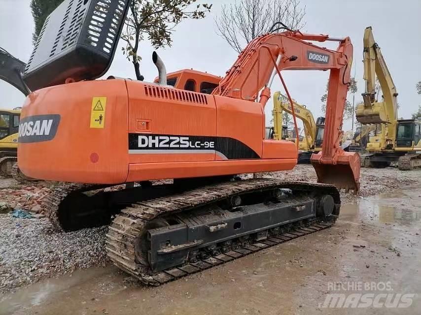 Doosan 225 LC-9 حفارات زحافة