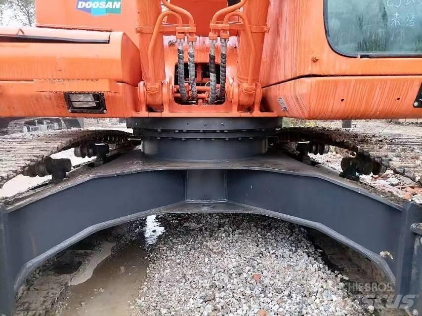 Doosan 225 LC-9 حفارات زحافة