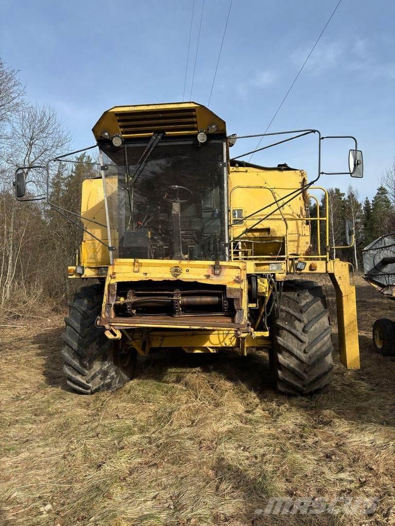 New Holland TX 36 حصادات