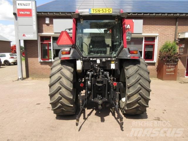 Valtra A93 HITECH الجرارات