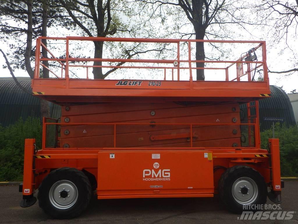 JLG 210-25 رافعات مقصية الشكل