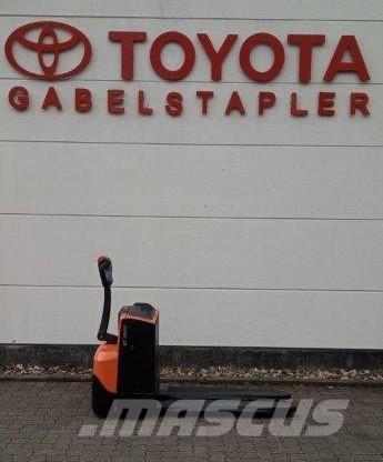 Toyota LWE 200 معدات التكديس الجوالة