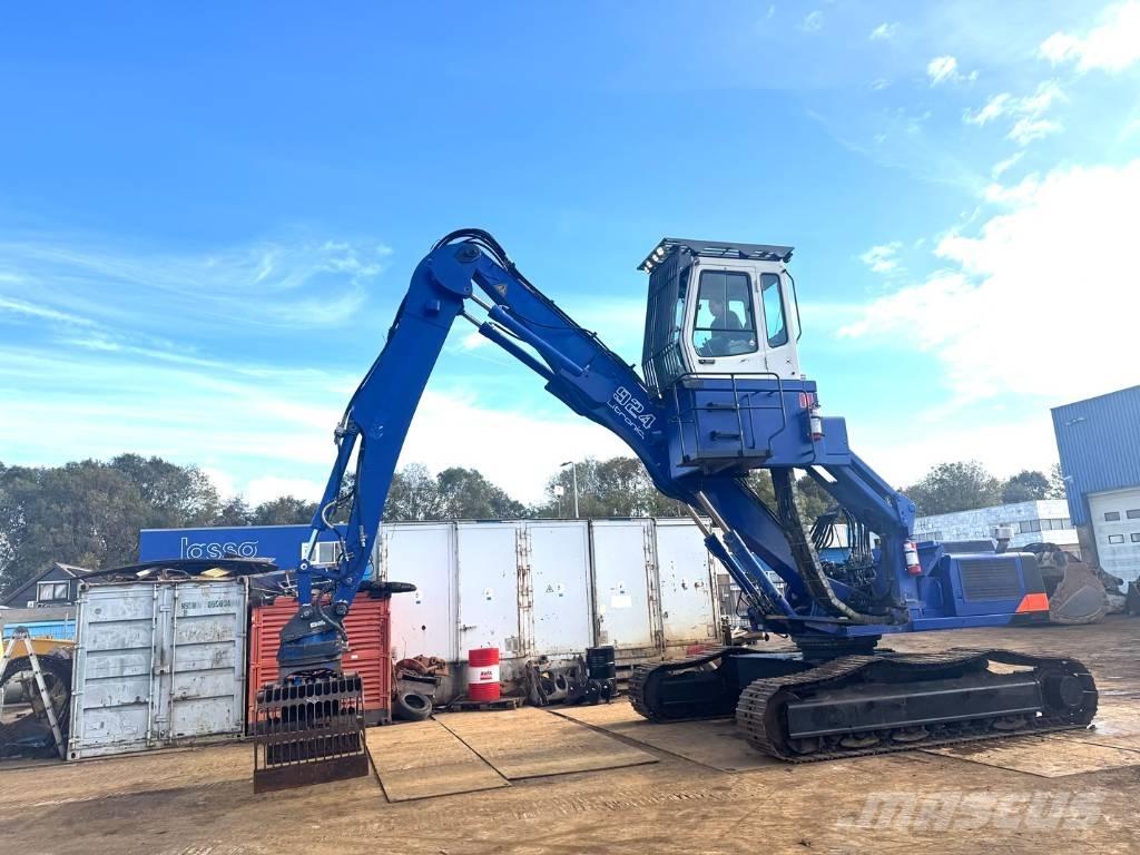 Liebherr R 924 B EW مناولات المخلفات / مناولات صناعية
