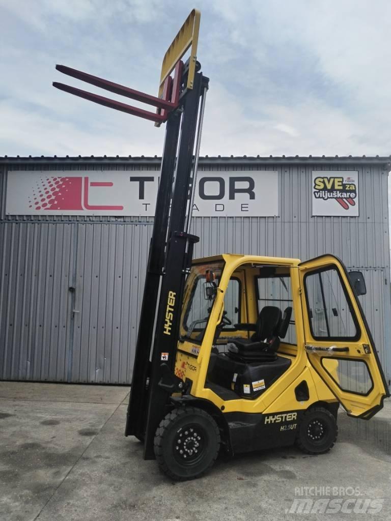 Hyster H2.5UT شاحنات الديزل