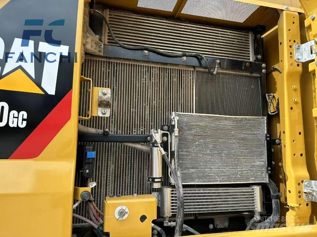 CAT 330GC مناولات المخلفات / مناولات صناعية