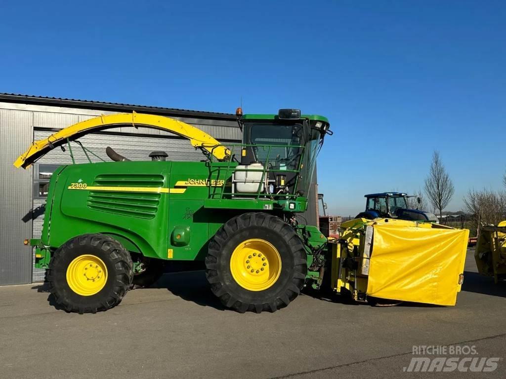 John Deere 7300 ماكينات تقطيع أخشاب الحراجة