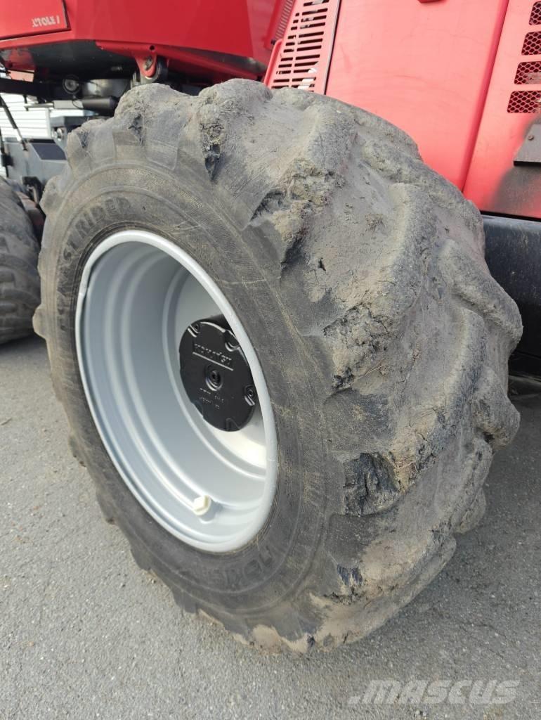 Komatsu 901 TX.1 حصادات