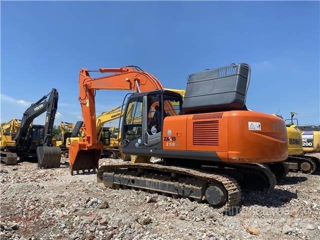 Hitachi ZX 250 حفارات زحافة