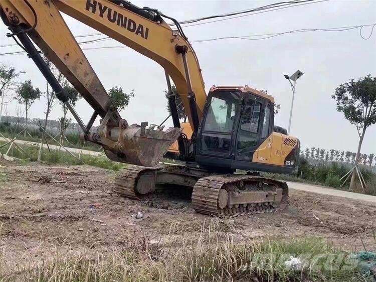 Hyundai R225LVS حفارات زحافة