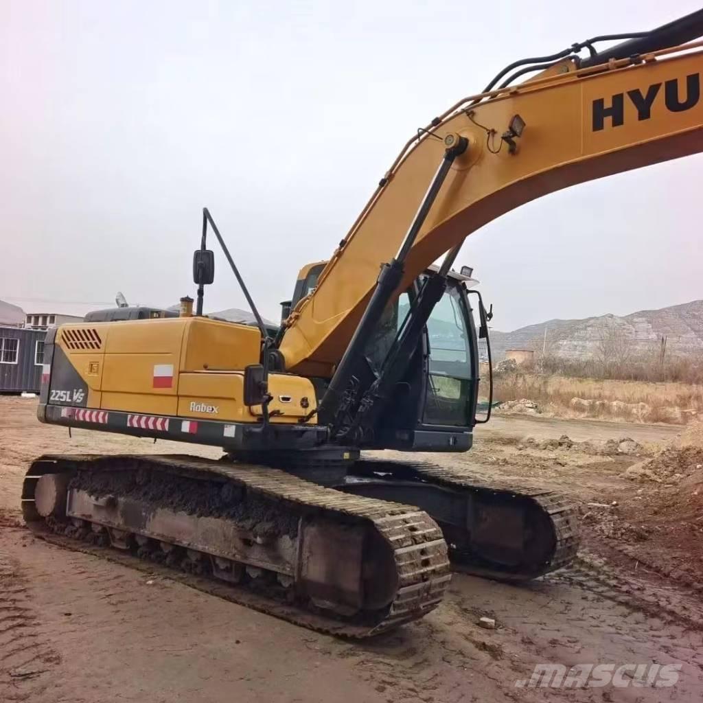 Hyundai R225LVS حفارات زحافة